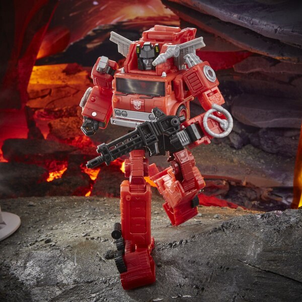 Transformers Kingdom Wave 2 Voyager Inferno  (69 of 77)